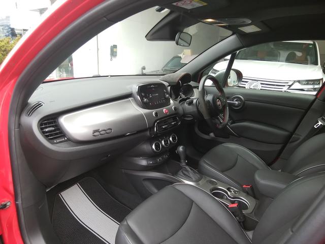 ５００Ｘ スポーツ　黒革パワーシートヒーター　ディスプレイオーディオ　バックカメラ　ブルートゥース　ＵＳＢ端子　クルーズコントロール　クリアランスソナー　ステアリングリモコン　ＥＴＣ　純正１９インチＡＷ　スマートキー（19枚目）