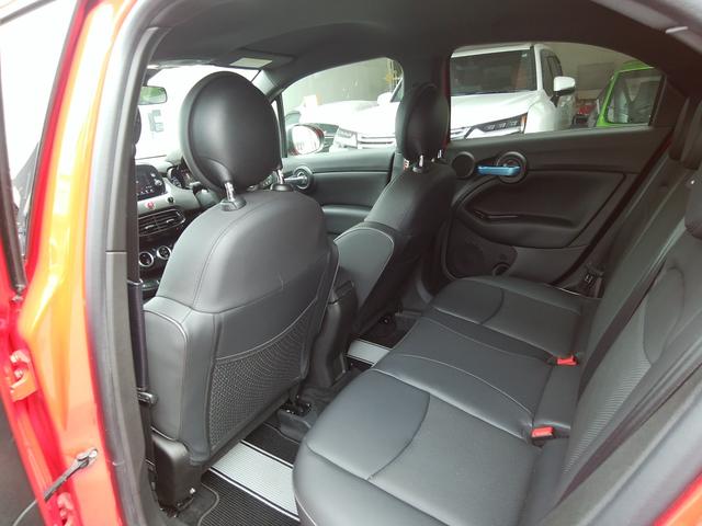 ５００Ｘ スポーツ　黒革パワーシートヒーター　ディスプレイオーディオ　バックカメラ　ブルートゥース　ＵＳＢ端子　クルーズコントロール　クリアランスソナー　ステアリングリモコン　ＥＴＣ　純正１９インチＡＷ　スマートキー（22枚目）