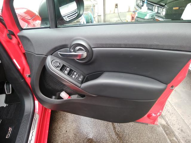 ５００Ｘ スポーツ　黒革パワーシートヒーター　ディスプレイオーディオ　バックカメラ　ブルートゥース　ＵＳＢ端子　クルーズコントロール　クリアランスソナー　ステアリングリモコン　ＥＴＣ　純正１９インチＡＷ　スマートキー（29枚目）