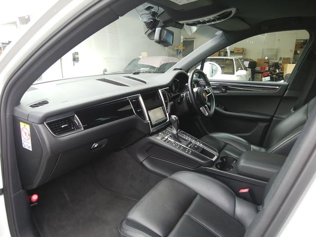 マカン マカンＳ　純正ナビＴＶ　黒革パワーシートヒーター　ドラレコ　２１インチＡＷ　バックサイドカメラ　ブルートゥース　ＣＤ／ＤＶＤ再生　革巻きステアリング　ブラインドスポットモニター　パワーバックドア　ＥＴＣ（22枚目）