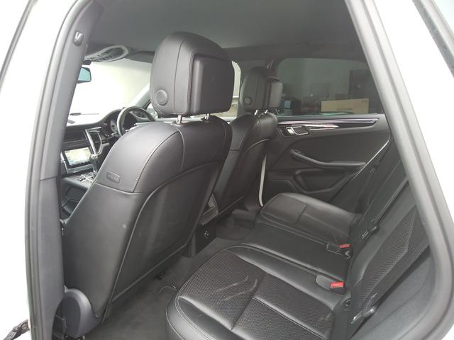 マカン マカンＳ　純正ナビＴＶ　黒革パワーシートヒーター　ドラレコ　２１インチＡＷ　バックサイドカメラ　ブルートゥース　ＣＤ／ＤＶＤ再生　革巻きステアリング　ブラインドスポットモニター　パワーバックドア　ＥＴＣ（25枚目）