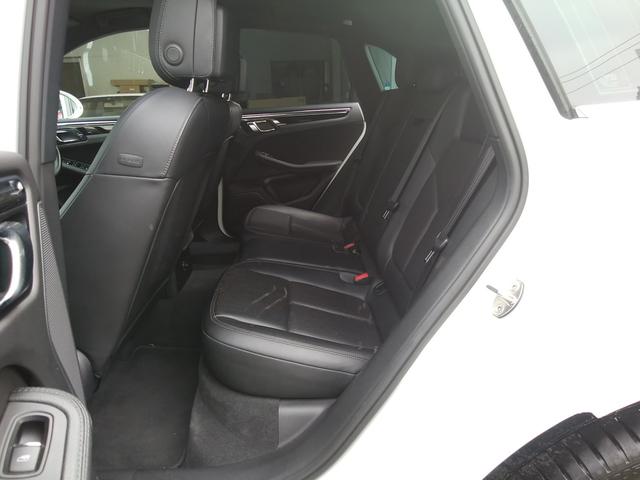 マカン マカンＳ　純正ナビＴＶ　黒革パワーシートヒーター　ドラレコ　２１インチＡＷ　バックサイドカメラ　ブルートゥース　ＣＤ／ＤＶＤ再生　革巻きステアリング　ブラインドスポットモニター　パワーバックドア　ＥＴＣ（26枚目）