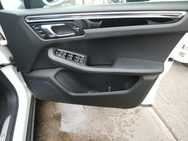 マカン マカンＳ　純正ナビＴＶ　黒革パワーシートヒーター　ドラレコ　２１インチＡＷ　バックサイドカメラ　ブルートゥース　ＣＤ／ＤＶＤ再生　革巻きステアリング　ブラインドスポットモニター　パワーバックドア　ＥＴＣ（40枚目）