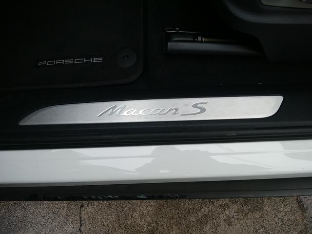 マカン マカンＳ　純正ナビＴＶ　黒革パワーシートヒーター　ドラレコ　２１インチＡＷ　バックサイドカメラ　ブルートゥース　ＣＤ／ＤＶＤ再生　革巻きステアリング　ブラインドスポットモニター　パワーバックドア　ＥＴＣ（44枚目）