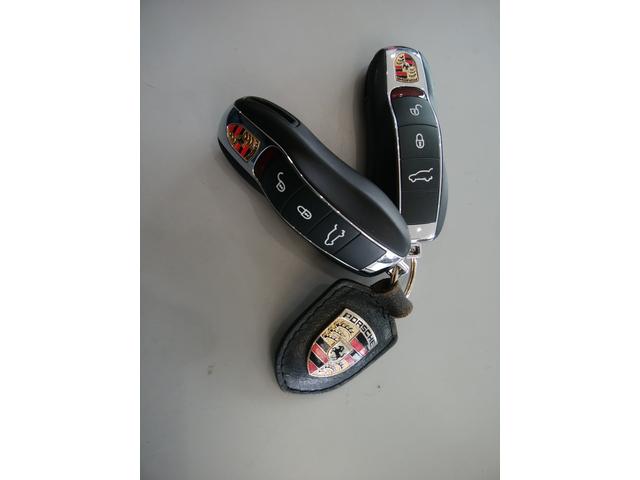 マカン マカンＳ　純正ナビＴＶ　黒革パワーシートヒーター　ドラレコ　２１インチＡＷ　バックサイドカメラ　ブルートゥース　ＣＤ／ＤＶＤ再生　革巻きステアリング　ブラインドスポットモニター　パワーバックドア　ＥＴＣ（49枚目）