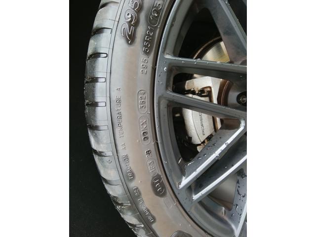 マカン マカンＳ　純正ナビＴＶ　黒革パワーシートヒーター　ドラレコ　２１インチＡＷ　バックサイドカメラ　ブルートゥース　ＣＤ／ＤＶＤ再生　革巻きステアリング　ブラインドスポットモニター　パワーバックドア　ＥＴＣ（68枚目）