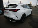 ＮＸ３５０ｈ　Ｆスポーツ　純正１４型ナビフルセグ　パノラマルーフ　赤黒革パワーシートヒーターファン　　全周囲カメラ　置くだけ充電　ミラーキャスト　デジタルインナーミラー　ブラインドスポットモニター　ＥＴＣ　ランフラットタイヤ（34枚目）