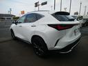 ＮＸ３５０ｈ　Ｆスポーツ　純正１４型ナビフルセグ　パノラマルーフ　赤黒革パワーシートヒーターファン　　全周囲カメラ　置くだけ充電　ミラーキャスト　デジタルインナーミラー　ブラインドスポットモニター　ＥＴＣ　ランフラットタイヤ（35枚目）