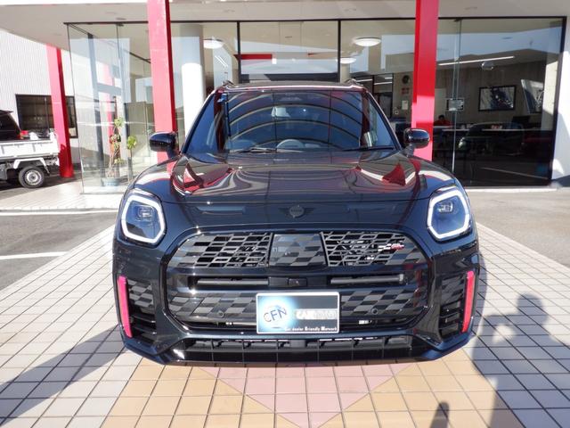 ＭＩＮＩ ジョンクーパーワークス　カントリーマンオール４ＪＣＷ　Ｌ・ＰＫＧ（ＪＣＷパホーマンスブレーキ・アクティブシート・電動シート・インテリアカメラ・Ｈａｒｍａｎ／ｋａｒｄｏｎスピーカーシステム）３６０°カメラ・パワーバックドア・ヘッドアップディスプレイ（2枚目）