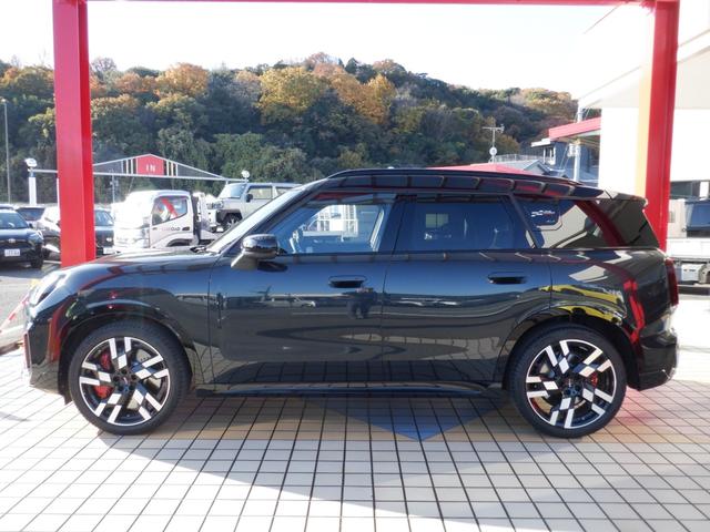 ＭＩＮＩ ジョンクーパーワークス　カントリーマンオール４ＪＣＷ　Ｌ・ＰＫＧ（ＪＣＷパホーマンスブレーキ・アクティブシート・電動シート・インテリアカメラ・Ｈａｒｍａｎ／ｋａｒｄｏｎスピーカーシステム）３６０°カメラ・パワーバックドア・ヘッドアップディスプレイ（5枚目）