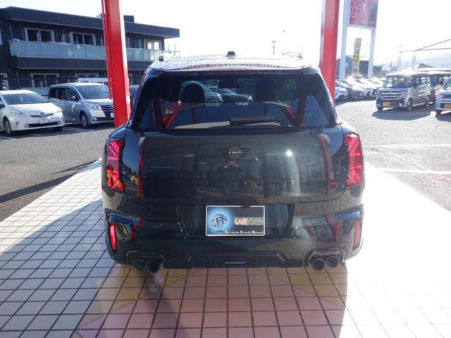 ＭＩＮＩ ジョンクーパーワークス　カントリーマンオール４ＪＣＷ　Ｌ・ＰＫＧ（ＪＣＷパホーマンスブレーキ・アクティブシート・電動シート・インテリアカメラ・Ｈａｒｍａｎ／ｋａｒｄｏｎスピーカーシステム）３６０°カメラ・パワーバックドア・ヘッドアップディスプレイ（7枚目）