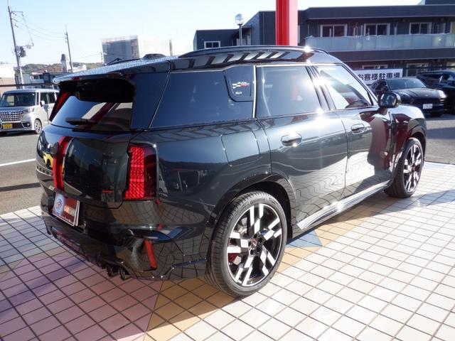 ＭＩＮＩ ジョンクーパーワークス　カントリーマンオール４ＪＣＷ　Ｌ・ＰＫＧ（ＪＣＷパホーマンスブレーキ・アクティブシート・電動シート・インテリアカメラ・Ｈａｒｍａｎ／ｋａｒｄｏｎスピーカーシステム）３６０°カメラ・パワーバックドア・ヘッドアップディスプレイ（8枚目）