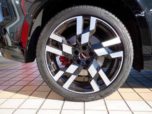 ＭＩＮＩ ジョンクーパーワークス　カントリーマンオール４ＪＣＷ　Ｌ・ＰＫＧ（ＪＣＷパホーマンスブレーキ・アクティブシート・電動シート・インテリアカメラ・Ｈａｒｍａｎ／ｋａｒｄｏｎスピーカーシステム）３６０°カメラ・パワーバックドア・ヘッドアップディスプレイ（13枚目）
