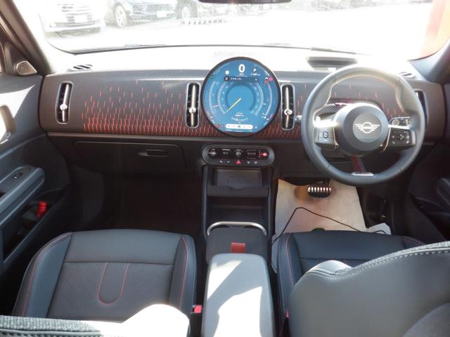 ＭＩＮＩ ジョンクーパーワークス　カントリーマンオール４ＪＣＷ　Ｌ・ＰＫＧ（ＪＣＷパホーマンスブレーキ・アクティブシート・電動シート・インテリアカメラ・Ｈａｒｍａｎ／ｋａｒｄｏｎスピーカーシステム）３６０°カメラ・パワーバックドア・ヘッドアップディスプレイ（25枚目）