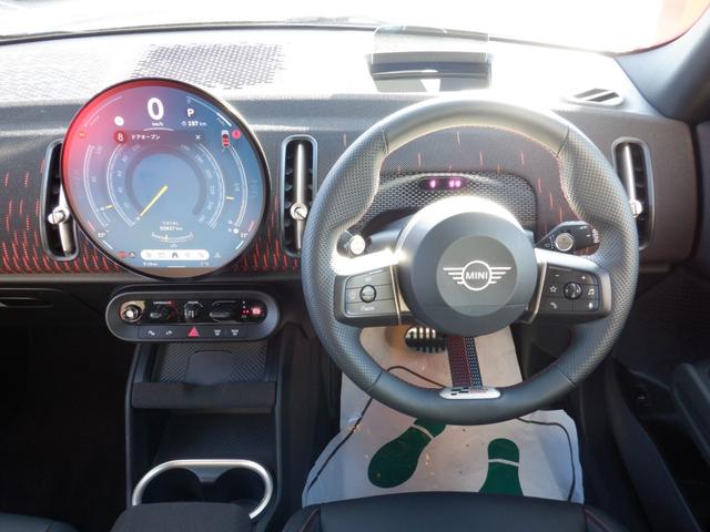 ＭＩＮＩ ジョンクーパーワークス　カントリーマンオール４ＪＣＷ　Ｌ・ＰＫＧ（ＪＣＷパホーマンスブレーキ・アクティブシート・電動シート・インテリアカメラ・Ｈａｒｍａｎ／ｋａｒｄｏｎスピーカーシステム）３６０°カメラ・パワーバックドア・ヘッドアップディスプレイ（26枚目）