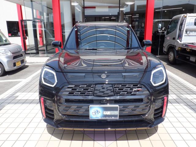 ＭＩＮＩ ジョンクーパーワークス　カントリーマンオール４ＪＣＷ　電動パノラマルーフ・ハーマンカートン・ヘッドアップディスプレイ・パワーシート／ハーフレザーシート・Ｌパッケージ・ドラレコ・パワーバックドア・置くだけ充電（2枚目）