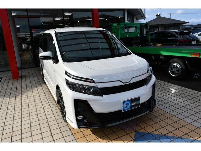 ヴォクシー ＺＳ　ＧＲスポーツ　１オーナ・アルパイン１１インチナビ／フルセグ／ダブルゾーン＆１２．８インチ後席モニター・バックカメラ・両側パワースライドドア・前後ドライブレコーダ・ＥＴＣ・ＬＥＤヘッドライト＆ＦＯＧ・スペアタイヤ付（4枚目）