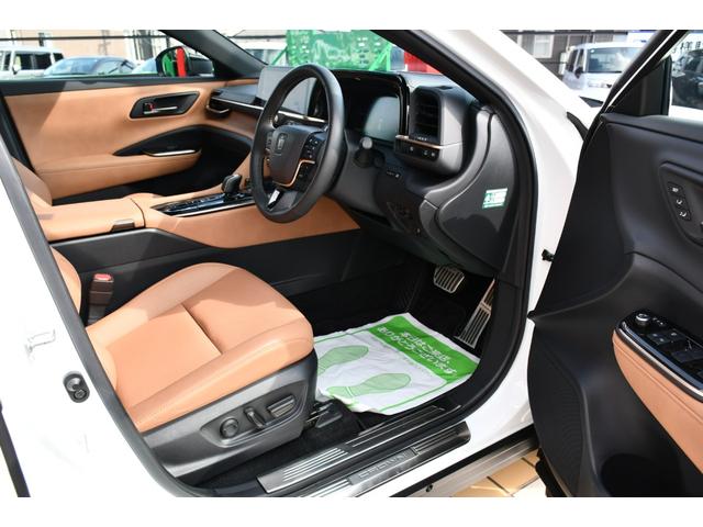 クラウンスポーツ Ｚ　１２．３インチＨＤディスプレイオーディオ・パノラミックビューモニター・サンドブラウン革シート／ベンチレーション／シートヒータ・パノラマルーフ・モデリスタエアロ・２１インチＡＷ・トヨタセーフティーセンス（14枚目）