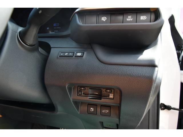 クラウンスポーツ Ｚ　１２．３インチＨＤディスプレイオーディオ・パノラミックビューモニター・サンドブラウン革シート／ベンチレーション／シートヒータ・パノラマルーフ・モデリスタエアロ・２１インチＡＷ・トヨタセーフティーセンス（15枚目）