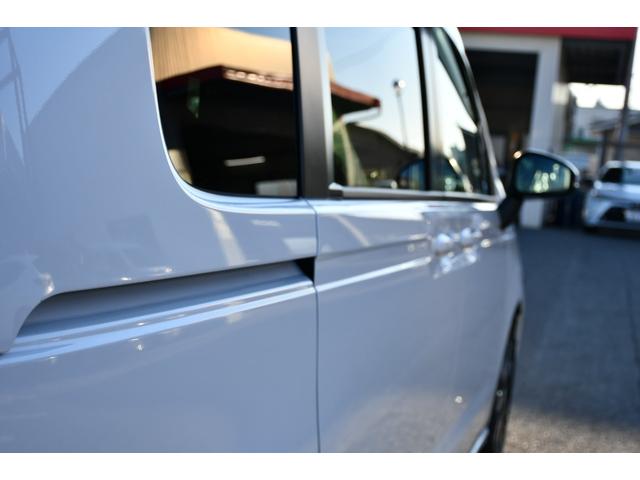 フリード ｅ：ＨＥＶエアー　ＥＸ　登録済未使用者・１１．４インチＨＯＮＤＡコネクトナビ／フルセグ／ＣＤ／ＤＶＤ・ＵＳＢ／ＨＤＭＩ入力・バックカメラ・前席シートヒーター・６人乗り・リアクーラー・ブラインドスポットモニター・１５インチＡＷ（45枚目）