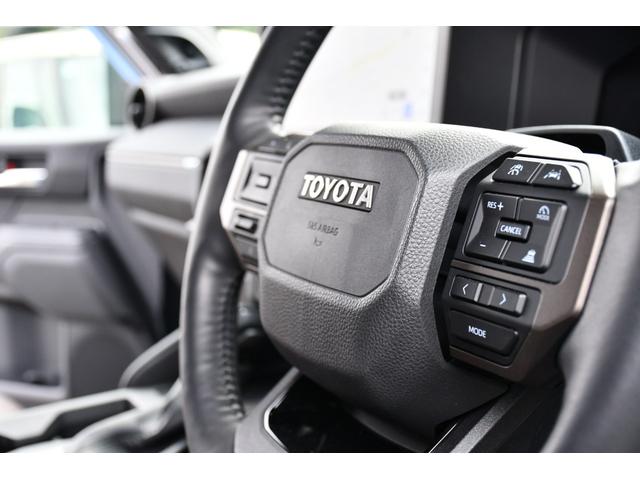 ランドクルーザー２５０ ＺＸ　ＪＢＬプレミアムサウンド　プロジェクタ式３眼ヘッドライト　サイドステップＬＥＤ　バトルシフト　アクティブハイビーム　ナビゲーション　トヨタチームメート　ドライバーモニターカメラ　２０インチアルミ（7枚目）