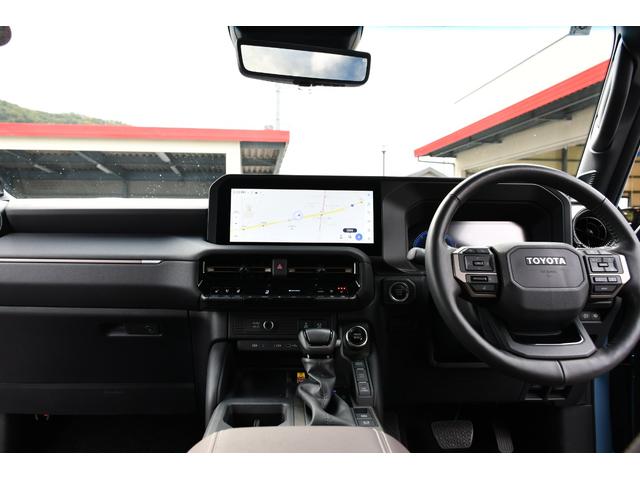 ランドクルーザー２５０ ＺＸ　ＪＢＬプレミアムサウンド　プロジェクタ式３眼ヘッドライト　サイドステップＬＥＤ　バトルシフト　アクティブハイビーム　ナビゲーション　トヨタチームメート　ドライバーモニターカメラ　２０インチアルミ（11枚目）