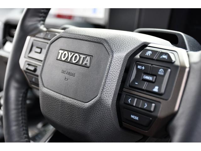 ランドクルーザー２５０ ＺＸ　ＪＢＬプレミアムサウンド　プロジェクタ式３眼ヘッドライト　サイドステップＬＥＤ　バトルシフト　アクティブハイビーム　ナビゲーション　トヨタチームメート　ドライバーモニターカメラ　２０インチアルミ（12枚目）