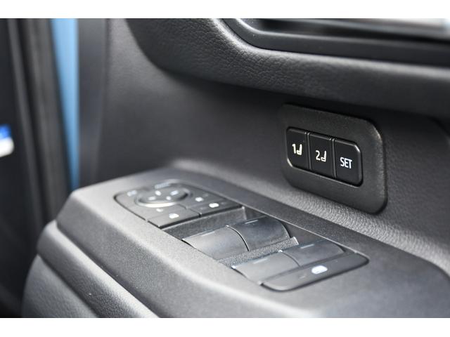 ランドクルーザー２５０ ＺＸ　ＪＢＬプレミアムサウンド　プロジェクタ式３眼ヘッドライト　サイドステップＬＥＤ　バトルシフト　アクティブハイビーム　ナビゲーション　トヨタチームメート　ドライバーモニターカメラ　２０インチアルミ（16枚目）