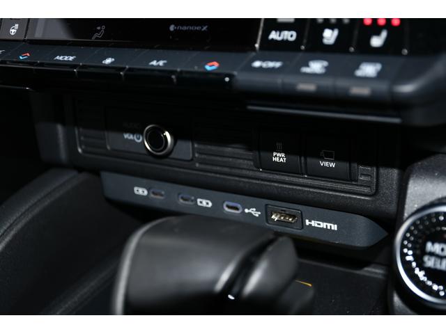 ランドクルーザー２５０ ＺＸ　ＪＢＬプレミアムサウンド　プロジェクタ式３眼ヘッドライト　サイドステップＬＥＤ　バトルシフト　アクティブハイビーム　ナビゲーション　トヨタチームメート　ドライバーモニターカメラ　２０インチアルミ（35枚目）