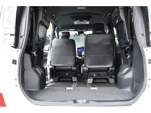 ヴォクシー ＺＳ　煌ＩＩＩ　ケンウッド９インチナビ／フルセグ・社外１４インチ後席モニター・バックカメラ・ハーフレザーシート・ＥＴＣ・前後ドライブレコーダ・両側パワースライドドア・トヨタセーフティーセンス・クルーズコントロール（17枚目）