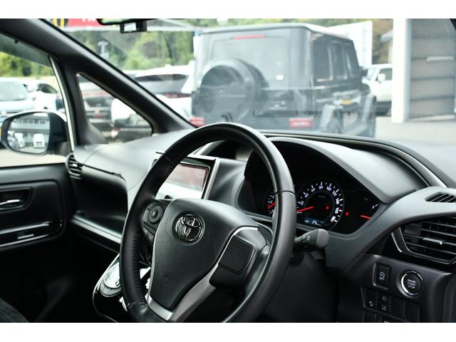 ヴォクシー ＺＳ　煌ＩＩＩ　ケンウッド９インチナビ／フルセグ・社外１４インチ後席モニター・バックカメラ・ハーフレザーシート・ＥＴＣ・前後ドライブレコーダ・両側パワースライドドア・トヨタセーフティーセンス・クルーズコントロール（52枚目）