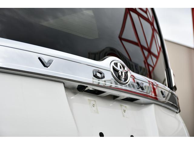 ヴォクシー ＺＳ　煌ＩＩＩ　ケンウッド９インチナビ／フルセグ・社外１４インチ後席モニター・バックカメラ・ハーフレザーシート・ＥＴＣ・前後ドライブレコーダ・両側パワースライドドア・トヨタセーフティーセンス・クルーズコントロール（63枚目）