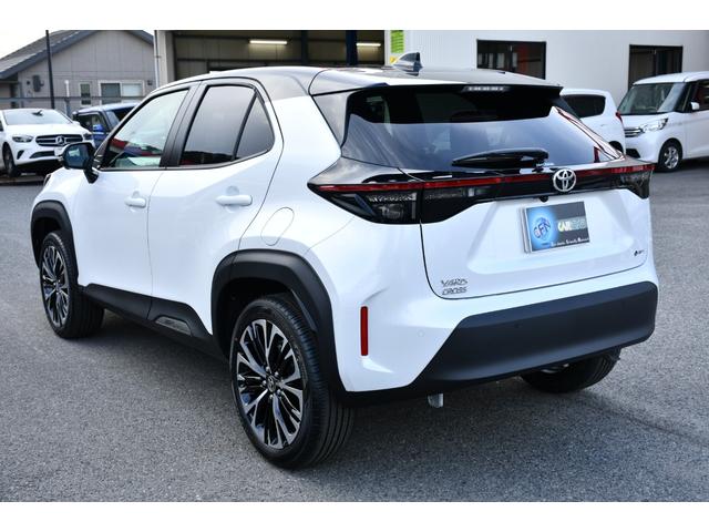 ヤリスクロス ハイブリッドＺ　登録済未使用車・トヨタチームメイト・８インチナビ／フルセグ・パノラミックビューモニター（床下透過表示）・ＨＤＭＩ入力・ＵＳＢ入力・ヘッドＵＰディスプレイ・ＢＳＭ・ハンズフリィーパワーバックドア（7枚目）