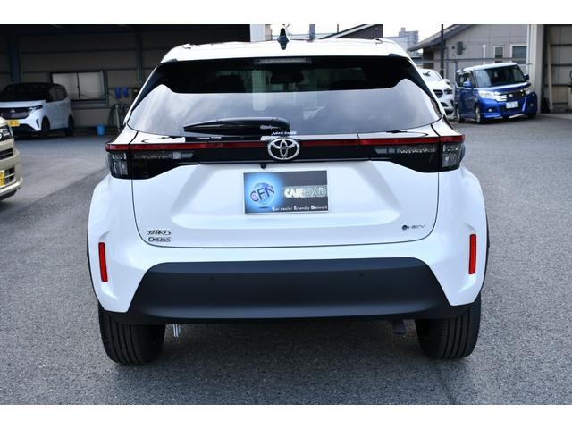 ヤリスクロス ハイブリッドＺ　登録済未使用車・トヨタチームメイト・８インチナビ／フルセグ・パノラミックビューモニター（床下透過表示）・ＨＤＭＩ入力・ＵＳＢ入力・ヘッドＵＰディスプレイ・ＢＳＭ・ハンズフリィーパワーバックドア（8枚目）