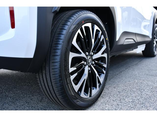 ヤリスクロス ハイブリッドＺ　登録済未使用車・トヨタチームメイト・８インチナビ／フルセグ・パノラミックビューモニター（床下透過表示）・ＨＤＭＩ入力・ＵＳＢ入力・ヘッドＵＰディスプレイ・ＢＳＭ・ハンズフリィーパワーバックドア（11枚目）