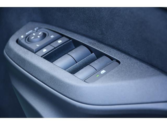 ヤリスクロス ハイブリッドＺ　登録済未使用車・トヨタチームメイト・８インチナビ／フルセグ・パノラミックビューモニター（床下透過表示）・ＨＤＭＩ入力・ＵＳＢ入力・ヘッドＵＰディスプレイ・ＢＳＭ・ハンズフリィーパワーバックドア（17枚目）