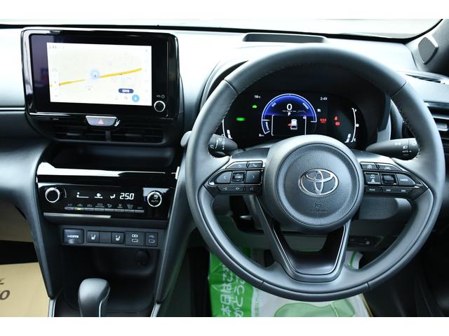 ヤリスクロス ハイブリッドＺ　登録済未使用車・トヨタチームメイト・８インチナビ／フルセグ・パノラミックビューモニター（床下透過表示）・ＨＤＭＩ入力・ＵＳＢ入力・ヘッドＵＰディスプレイ・ＢＳＭ・ハンズフリィーパワーバックドア（26枚目）