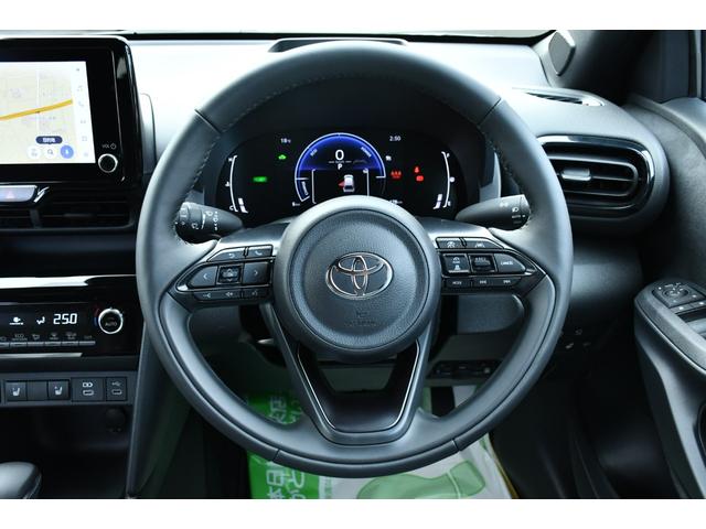 ヤリスクロス ハイブリッドＺ　登録済未使用車・トヨタチームメイト・８インチナビ／フルセグ・パノラミックビューモニター（床下透過表示）・ＨＤＭＩ入力・ＵＳＢ入力・ヘッドＵＰディスプレイ・ＢＳＭ・ハンズフリィーパワーバックドア（27枚目）