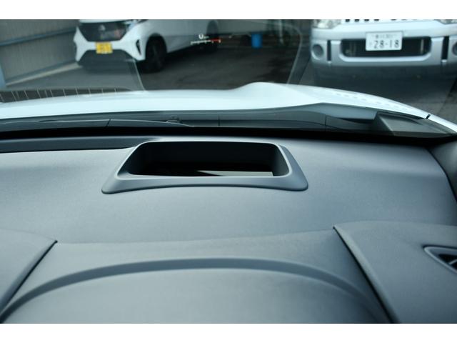 ヤリスクロス ハイブリッドＺ　登録済未使用車・トヨタチームメイト・８インチナビ／フルセグ・パノラミックビューモニター（床下透過表示）・ＨＤＭＩ入力・ＵＳＢ入力・ヘッドＵＰディスプレイ・ＢＳＭ・ハンズフリィーパワーバックドア（43枚目）