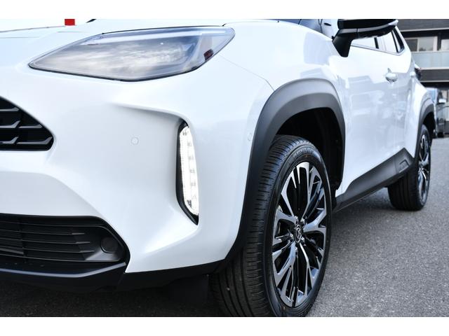 ヤリスクロス ハイブリッドＺ　登録済未使用車・トヨタチームメイト・８インチナビ／フルセグ・パノラミックビューモニター（床下透過表示）・ＨＤＭＩ入力・ＵＳＢ入力・ヘッドＵＰディスプレイ・ＢＳＭ・ハンズフリィーパワーバックドア（54枚目）