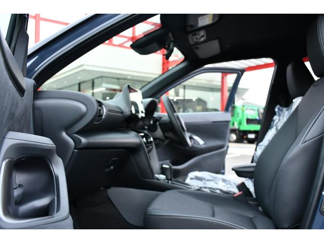 ヤリスクロス ハイブリッドZ ウルバーノ ナビゲーション ディスプレイオーディオ トヨタチームメート アドバンストパーク パノラミックビューモニター床下透過表示機能 パーキングサポートブレーキ 後方歩行者+周囲静止 デジタルテレビ(5枚目)