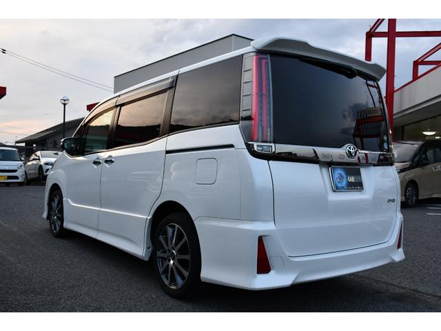 ノア Ｓｉ　ダブルバイビー　純正１０インチナビ／フルセグ／ＣＤ／ＤＶＤ・１２．１インチ後席モニター・ツィーター・バックカメラ・ＥＴＣ・ＴＲＤ１７インチＡＷ・ハ－フレザーシート・７人乗り・ドラレコ・トヨタセフティーセンス（8枚目）