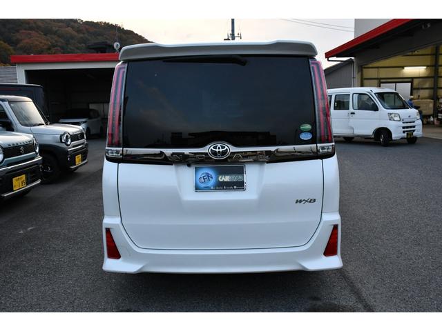 ノア Ｓｉ　ダブルバイビー　純正１０インチナビ／フルセグ／ＣＤ／ＤＶＤ・１２．１インチ後席モニター・ツィーター・バックカメラ・ＥＴＣ・ＴＲＤ１７インチＡＷ・ハ－フレザーシート・７人乗り・ドラレコ・トヨタセフティーセンス（9枚目）