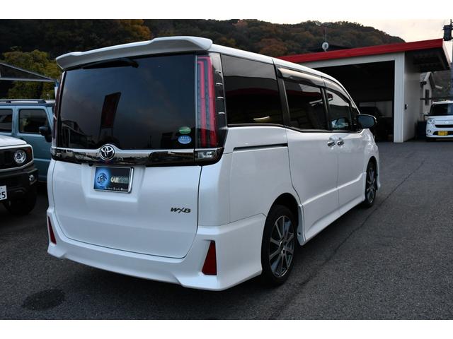 ノア Ｓｉ　ダブルバイビー　純正１０インチナビ／フルセグ／ＣＤ／ＤＶＤ・１２．１インチ後席モニター・ツィーター・バックカメラ・ＥＴＣ・ＴＲＤ１７インチＡＷ・ハ－フレザーシート・７人乗り・ドラレコ・トヨタセフティーセンス（10枚目）