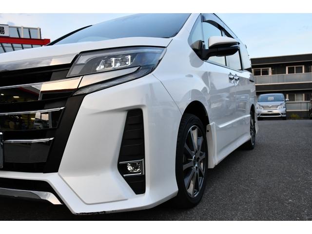 ノア Ｓｉ　ダブルバイビー　純正１０インチナビ／フルセグ／ＣＤ／ＤＶＤ・１２．１インチ後席モニター・ツィーター・バックカメラ・ＥＴＣ・ＴＲＤ１７インチＡＷ・ハ－フレザーシート・７人乗り・ドラレコ・トヨタセフティーセンス（12枚目）