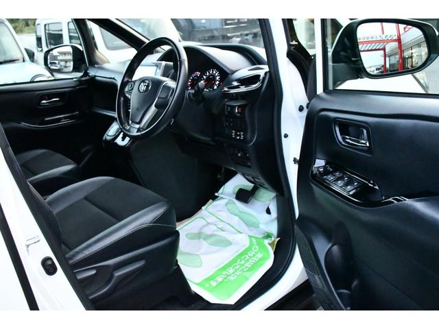 ノア Ｓｉ　ダブルバイビー　純正１０インチナビ／フルセグ／ＣＤ／ＤＶＤ・１２．１インチ後席モニター・ツィーター・バックカメラ・ＥＴＣ・ＴＲＤ１７インチＡＷ・ハ－フレザーシート・７人乗り・ドラレコ・トヨタセフティーセンス（16枚目）