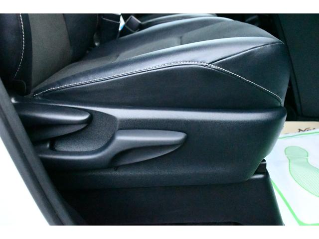 ノア Ｓｉ　ダブルバイビー　純正１０インチナビ／フルセグ／ＣＤ／ＤＶＤ・１２．１インチ後席モニター・ツィーター・バックカメラ・ＥＴＣ・ＴＲＤ１７インチＡＷ・ハ－フレザーシート・７人乗り・ドラレコ・トヨタセフティーセンス（17枚目）