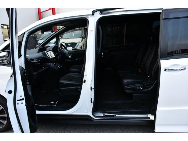 ノア Ｓｉ　ダブルバイビー　純正１０インチナビ／フルセグ／ＣＤ／ＤＶＤ・１２．１インチ後席モニター・ツィーター・バックカメラ・ＥＴＣ・ＴＲＤ１７インチＡＷ・ハ－フレザーシート・７人乗り・ドラレコ・トヨタセフティーセンス（25枚目）