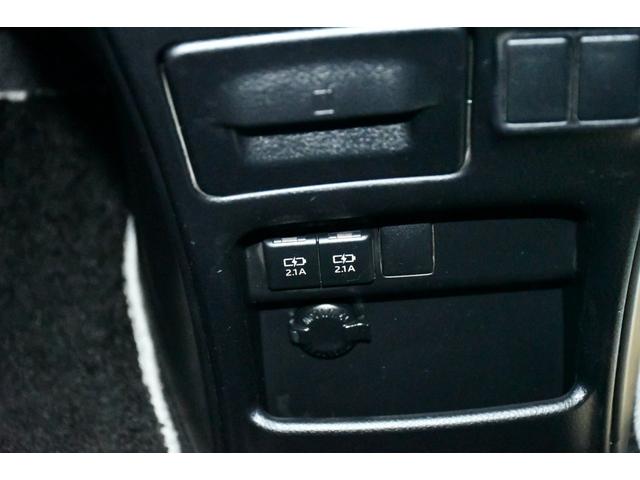 ノア Ｓｉ　ダブルバイビー　純正１０インチナビ／フルセグ／ＣＤ／ＤＶＤ・１２．１インチ後席モニター・ツィーター・バックカメラ・ＥＴＣ・ＴＲＤ１７インチＡＷ・ハ－フレザーシート・７人乗り・ドラレコ・トヨタセフティーセンス（38枚目）