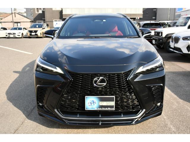 ＮＸ ＮＸ３５０ｈ　Ｆスポーツ　１オーナ・ＴＲＤエアロダイナミクスＰＫＧ・１４インチディスプレイオーディオ・ナビ／フルセグ・パノラミックビューモニター・デジタルインナーミラー・前後ドラレコ内臓・黒赤コンビ革シート・ベンチレーション（4枚目）